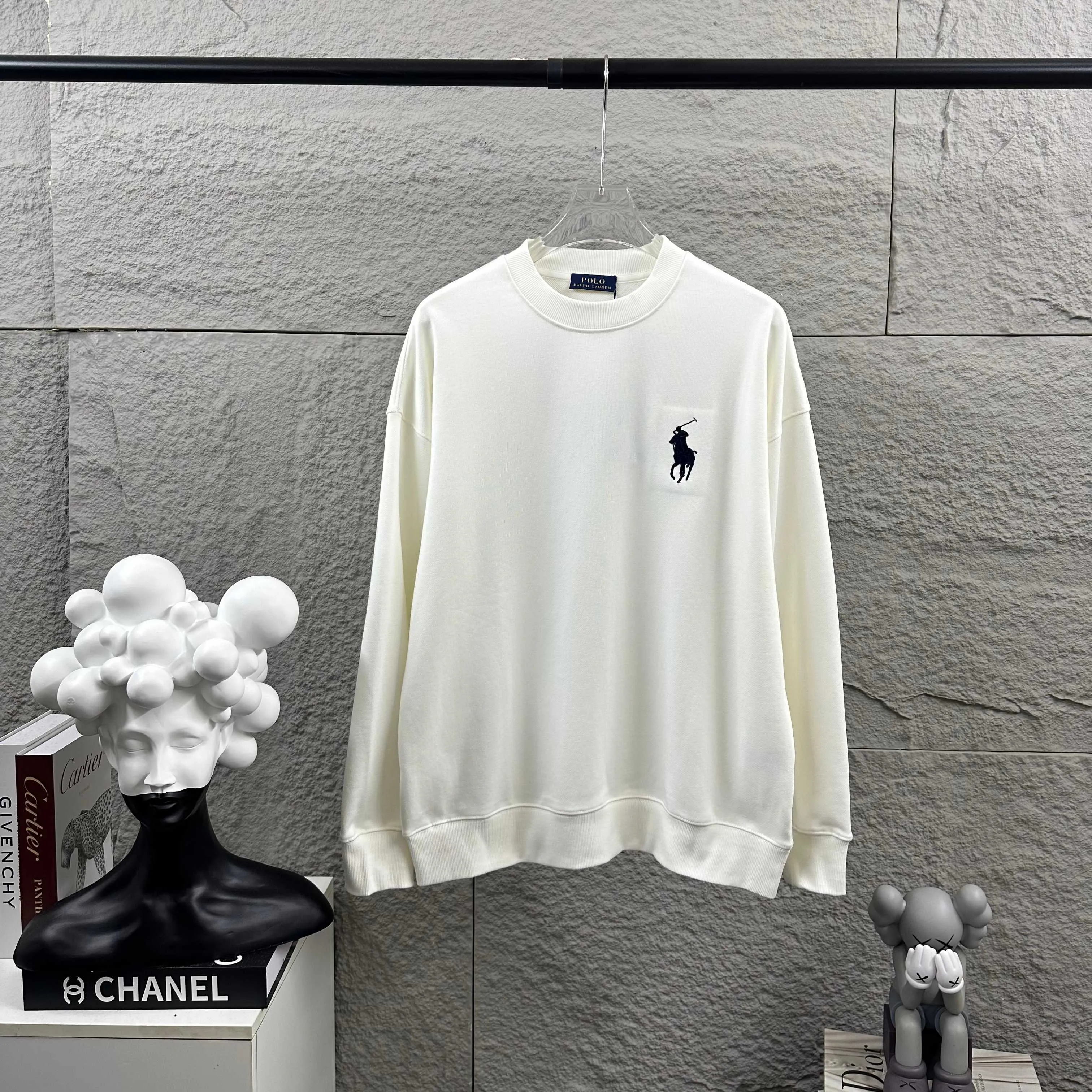 P210 Polo* Ralph Lauren 2025 Autumn and Winter new round neck sweatshirt Classic simple embroidery Customized terry fabric Long sleeves Unisex Color: Black White Size: S (90-130 pounds) M (120-150 pounds) L (140-165 pounds) XL (160-180 pounds) XXL (180-210 pounds)